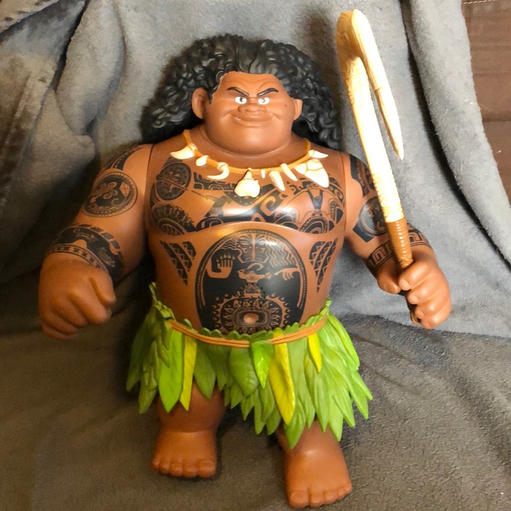 Talking and singing Maui